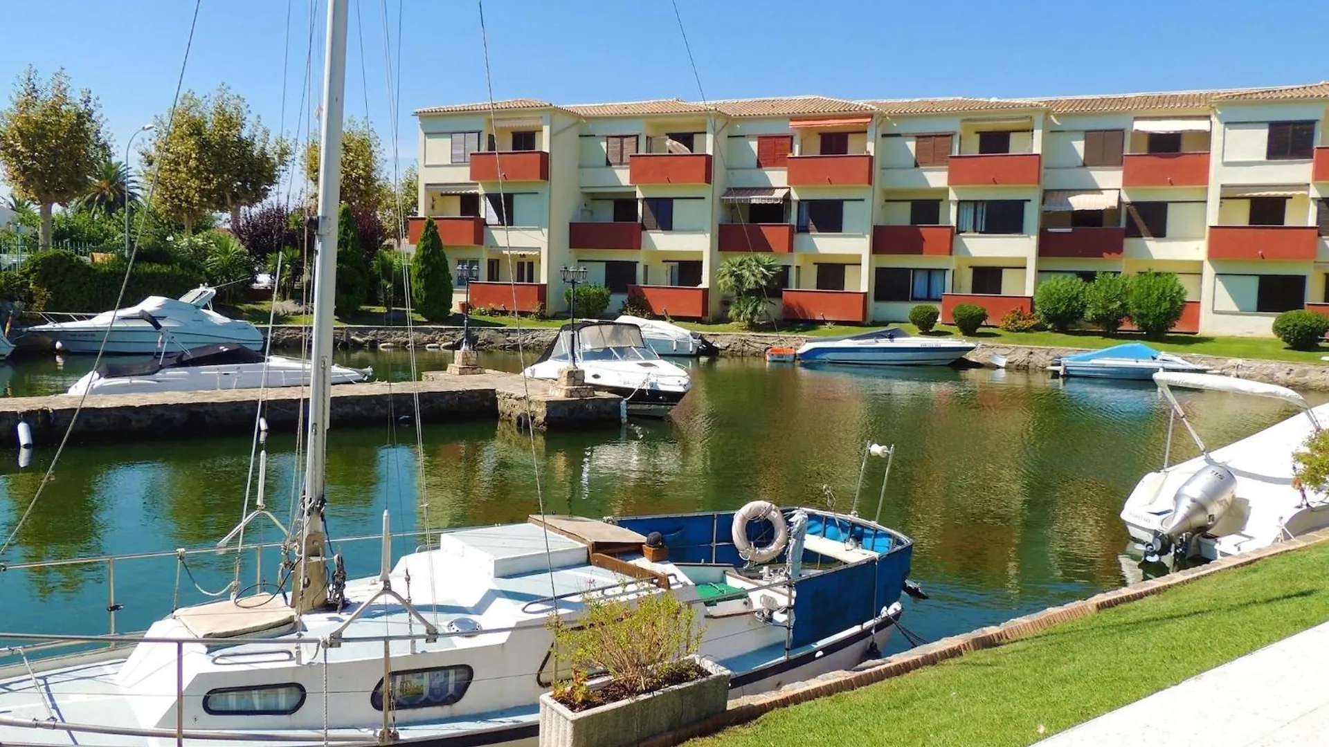 Great Apartment With View Empuriabrava